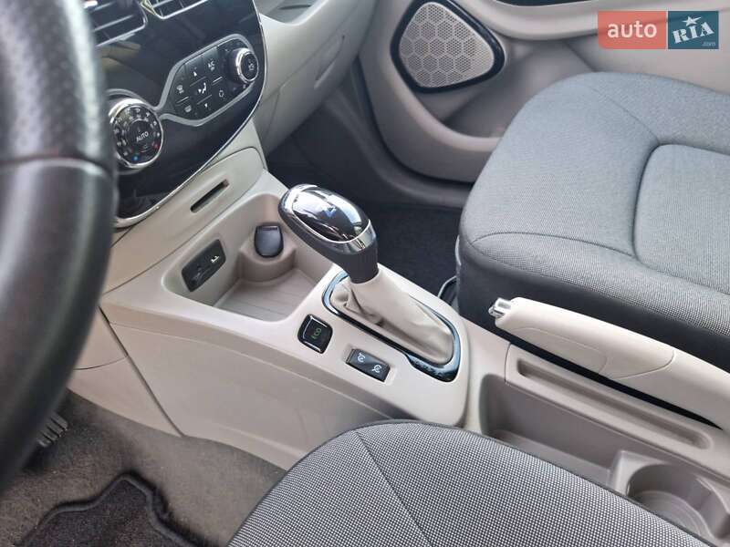 Хетчбек Renault Zoe 2015 в Коломиї