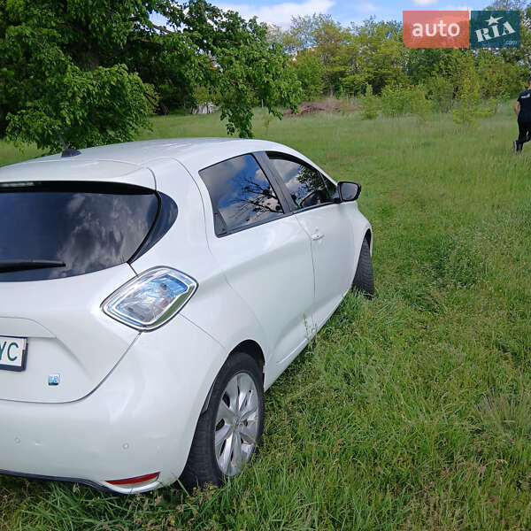 Хетчбек Renault Zoe 2015 в Корсунь-Шевченківському
