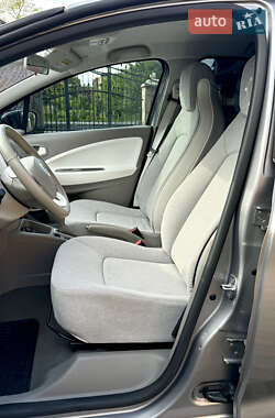 Хэтчбек Renault Zoe 2014 в 