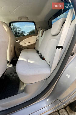 Хэтчбек Renault Zoe 2014 в 