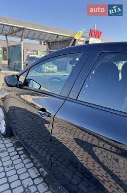 Хэтчбек Renault Zoe 2017 в 