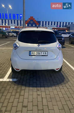 Хэтчбек Renault Zoe 2017 в 