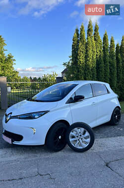 Хэтчбек Renault Zoe 2016 в 