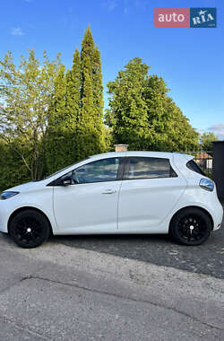 Хэтчбек Renault Zoe 2016 в 