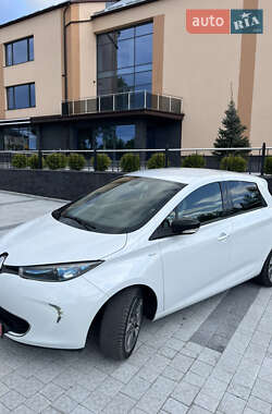 Хетчбек Renault Zoe 2017 в 