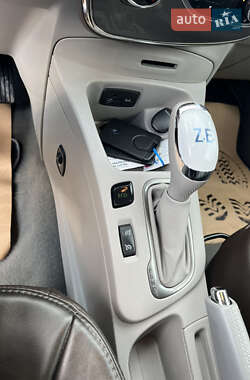 Хетчбек Renault Zoe 2017 в 