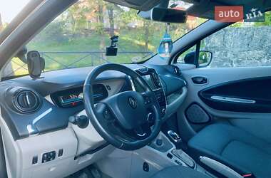 Хэтчбек Renault Zoe 2015 в 
