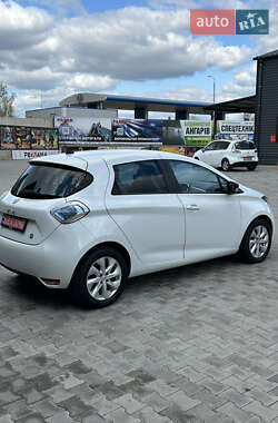 Хетчбек Renault Zoe 2016 в 