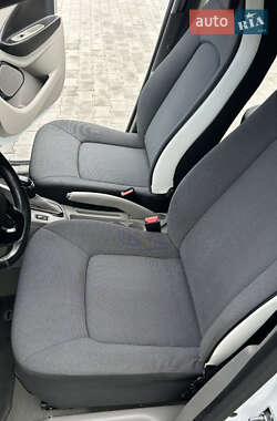 Хетчбек Renault Zoe 2016 в 