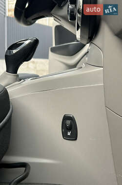 Хетчбек Renault Zoe 2016 в 