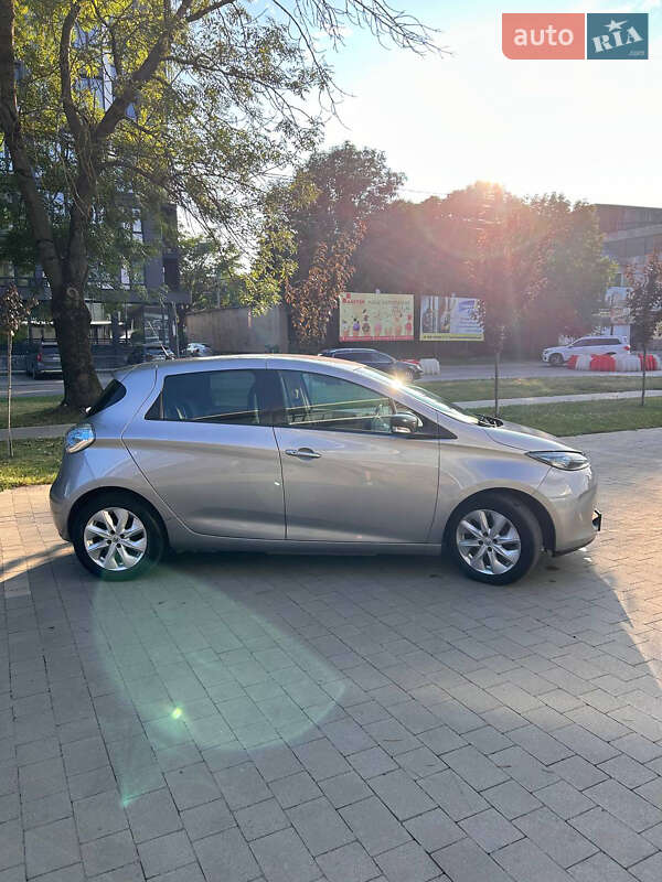 Хэтчбек Renault Zoe 2016 в Ужгороде