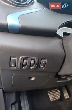 Хэтчбек Renault Zoe 2017 в 