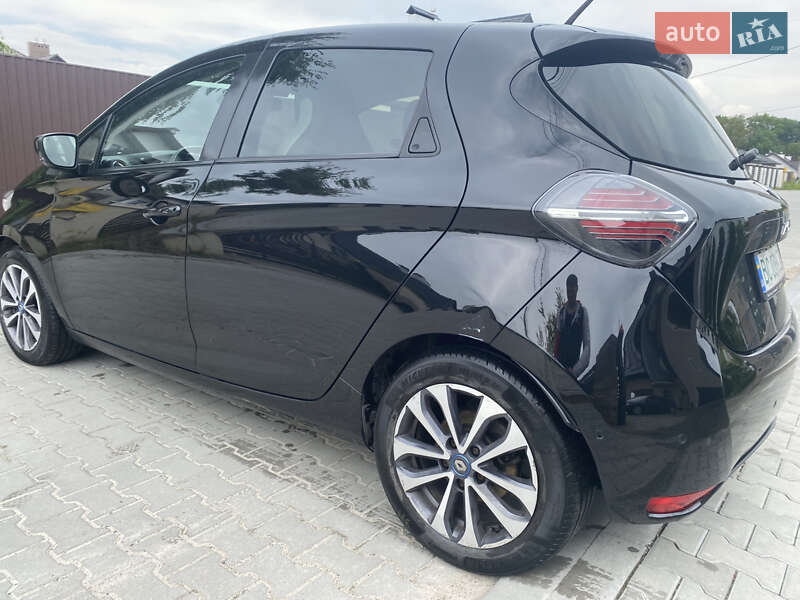 Хэтчбек Renault Zoe 2019 в 