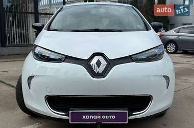 Хэтчбек Renault Zoe 2016 в 