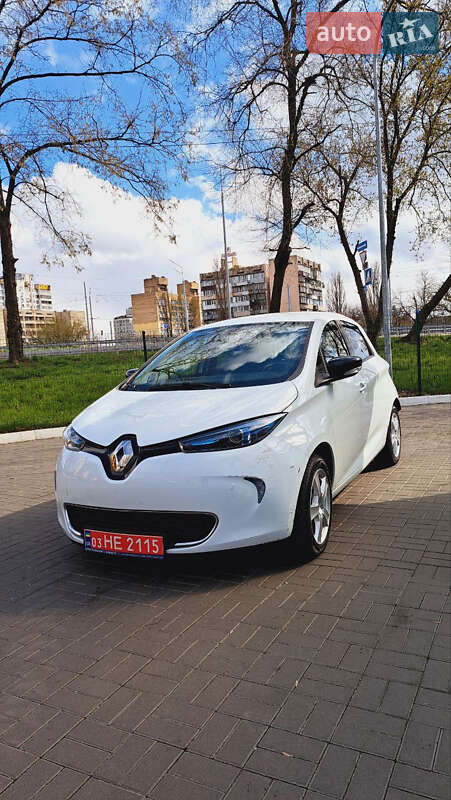 Хэтчбек Renault Zoe 2018 в 