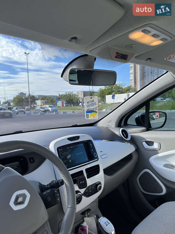 Хэтчбек Renault Zoe 2015 в Львове