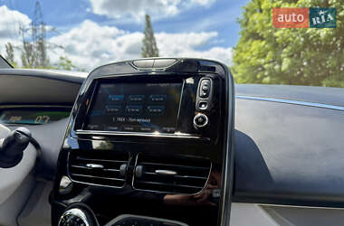 Хетчбек Renault Zoe 2016 в 