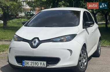 Хэтчбек Renault Zoe 2015 в 