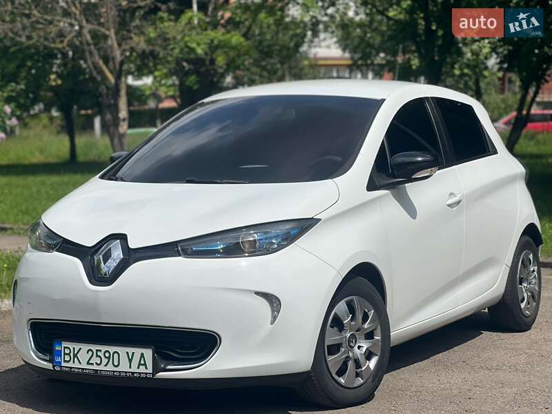 Хэтчбек Renault Zoe 2015 в 