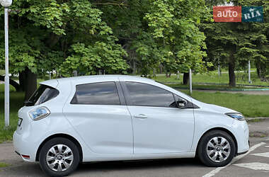 Хэтчбек Renault Zoe 2015 в 