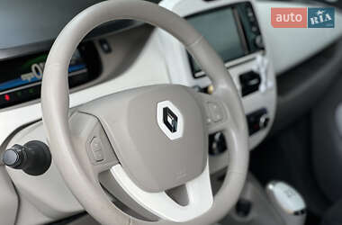 Хэтчбек Renault Zoe 2015 в 