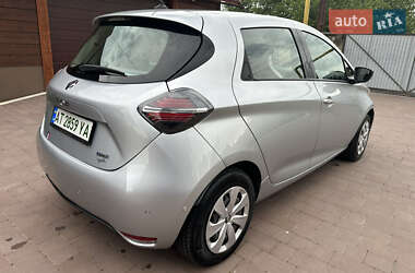 Хэтчбек Renault Zoe 2021 в 