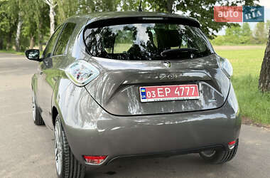 Хэтчбек Renault Zoe 2016 в 