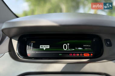 Хэтчбек Renault Zoe 2016 в 