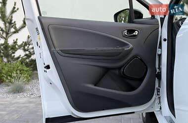Хэтчбек Renault Zoe 2019 в 