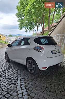 Хэтчбек Renault Zoe 2015 в 