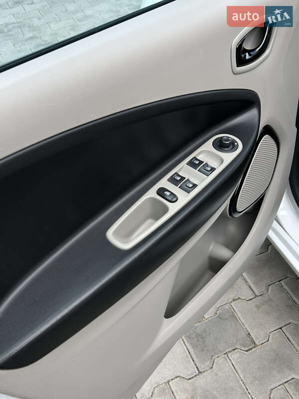 Хэтчбек Renault Zoe 2016 в Вознесенске