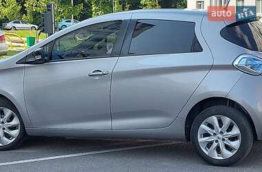 Хэтчбек Renault Zoe 2016 в 