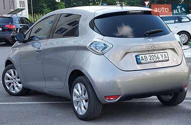 Хэтчбек Renault Zoe 2016 в 