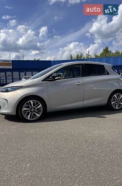 Хэтчбек Renault Zoe 2017 в 
