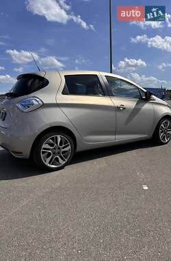 Хэтчбек Renault Zoe 2017 в 