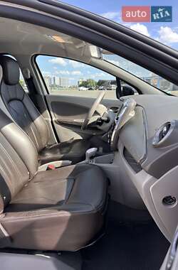 Хэтчбек Renault Zoe 2017 в 