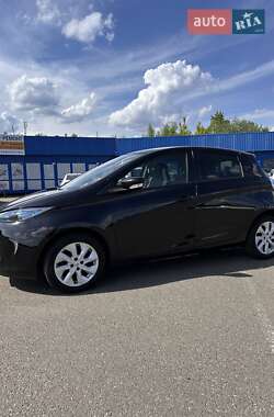 Хэтчбек Renault Zoe 2016 в 
