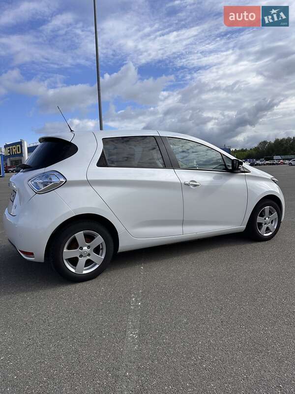 Хетчбек Renault Zoe 2016 в Києві