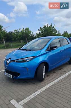 Хэтчбек Renault Zoe 2016 в 