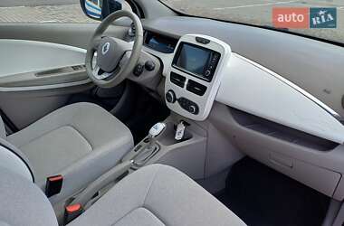 Хэтчбек Renault Zoe 2017 в 