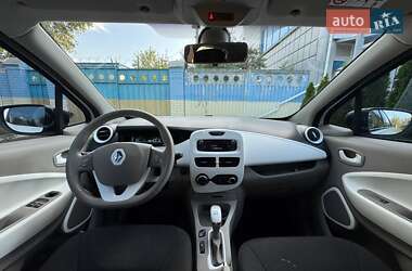 Хетчбек Renault Zoe 2016 в 