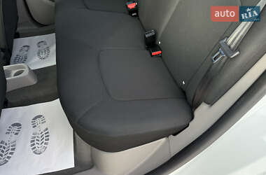 Хэтчбек Renault Zoe 2019 в 