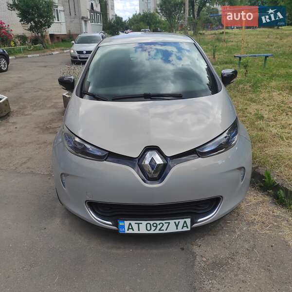 Хэтчбек Renault Zoe 2018 в 