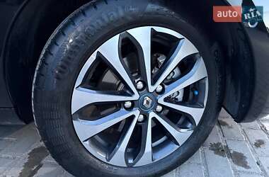 Хэтчбек Renault Zoe 2020 в 