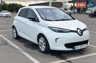 Хэтчбек Renault Zoe 2015 в 