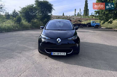 Хэтчбек Renault Zoe 2015 в 