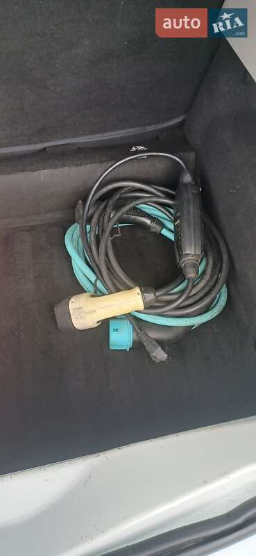 Хэтчбек Renault Zoe 2015 в Киеве фото 15 Хэтчбек Renault Zoe 2015 в Киеве