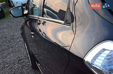 Хэтчбек Renault Zoe 2019 в 