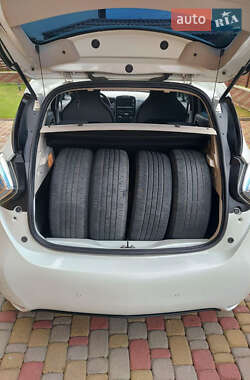 Хэтчбек Renault Zoe 2014 в 