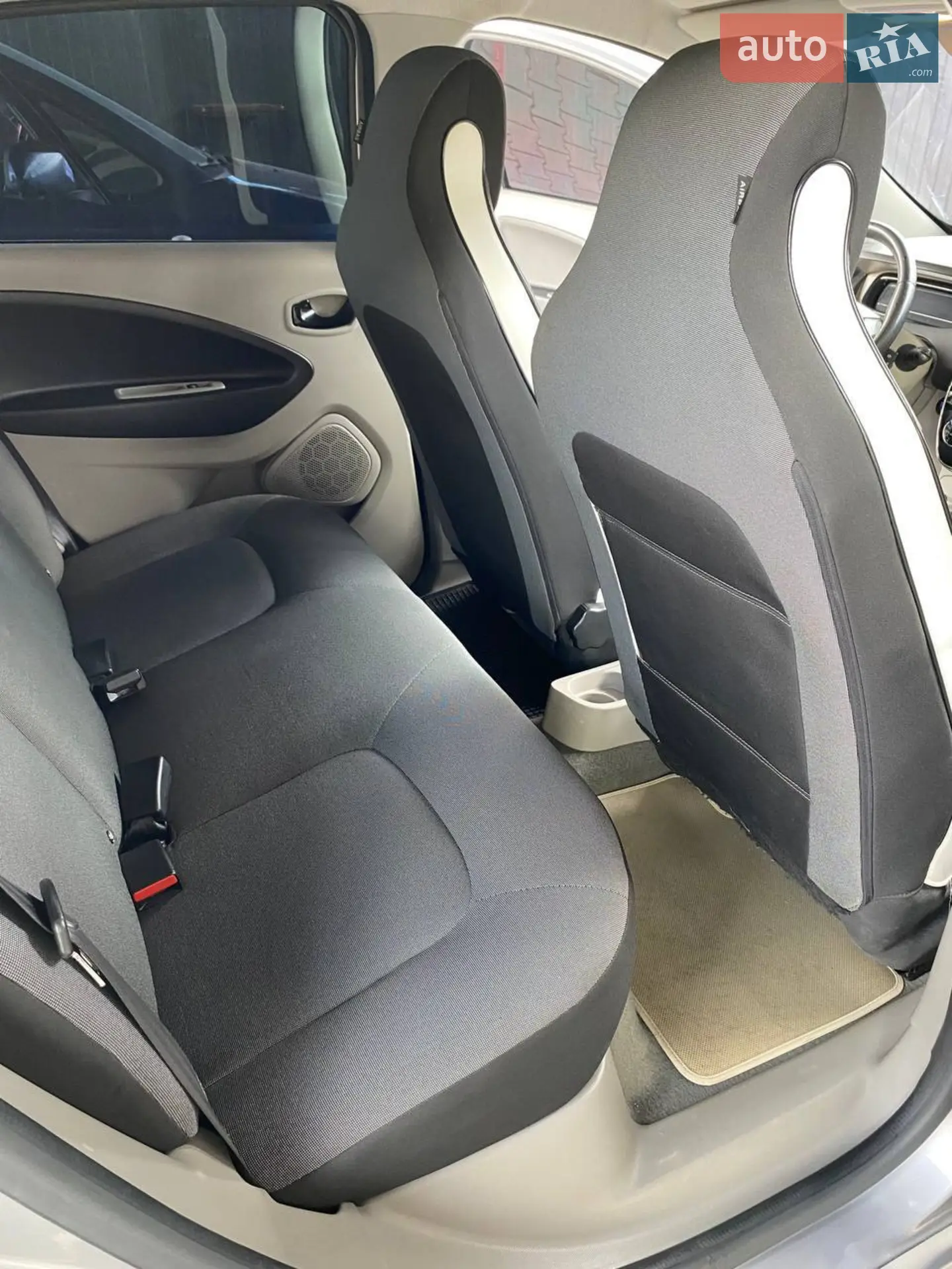 2015 Renault ZOE - мініатюра 12